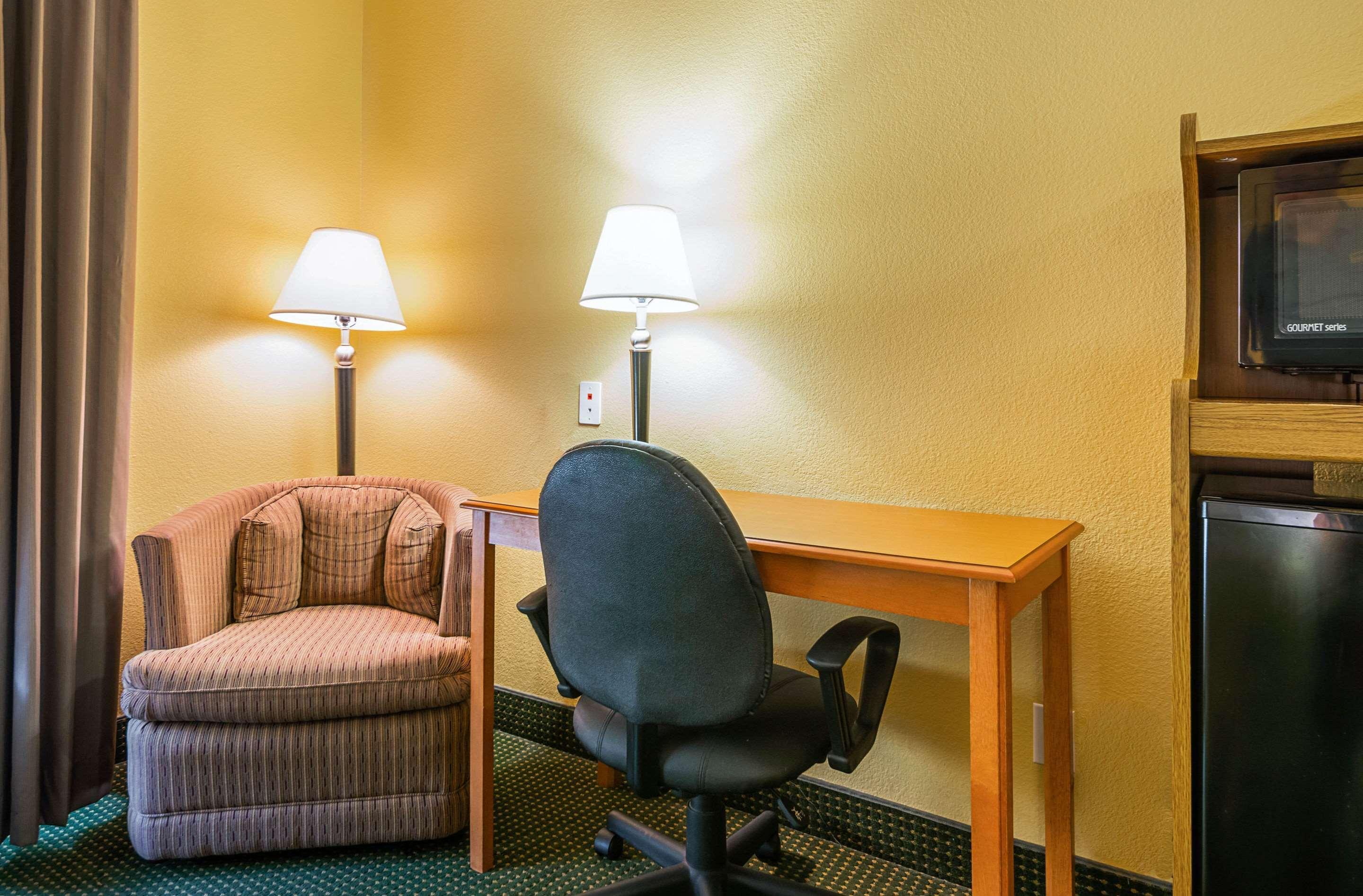 Quality Inn & Suites Franklin Экстерьер фото