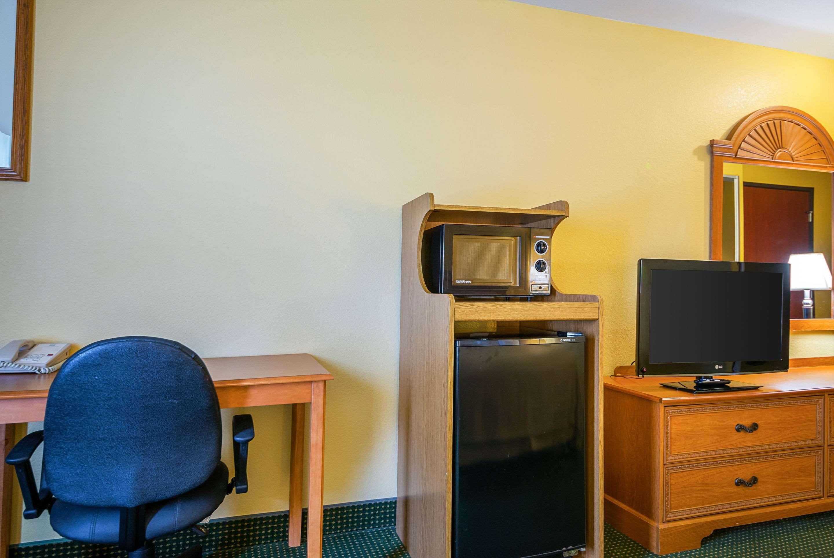 Quality Inn & Suites Franklin Экстерьер фото