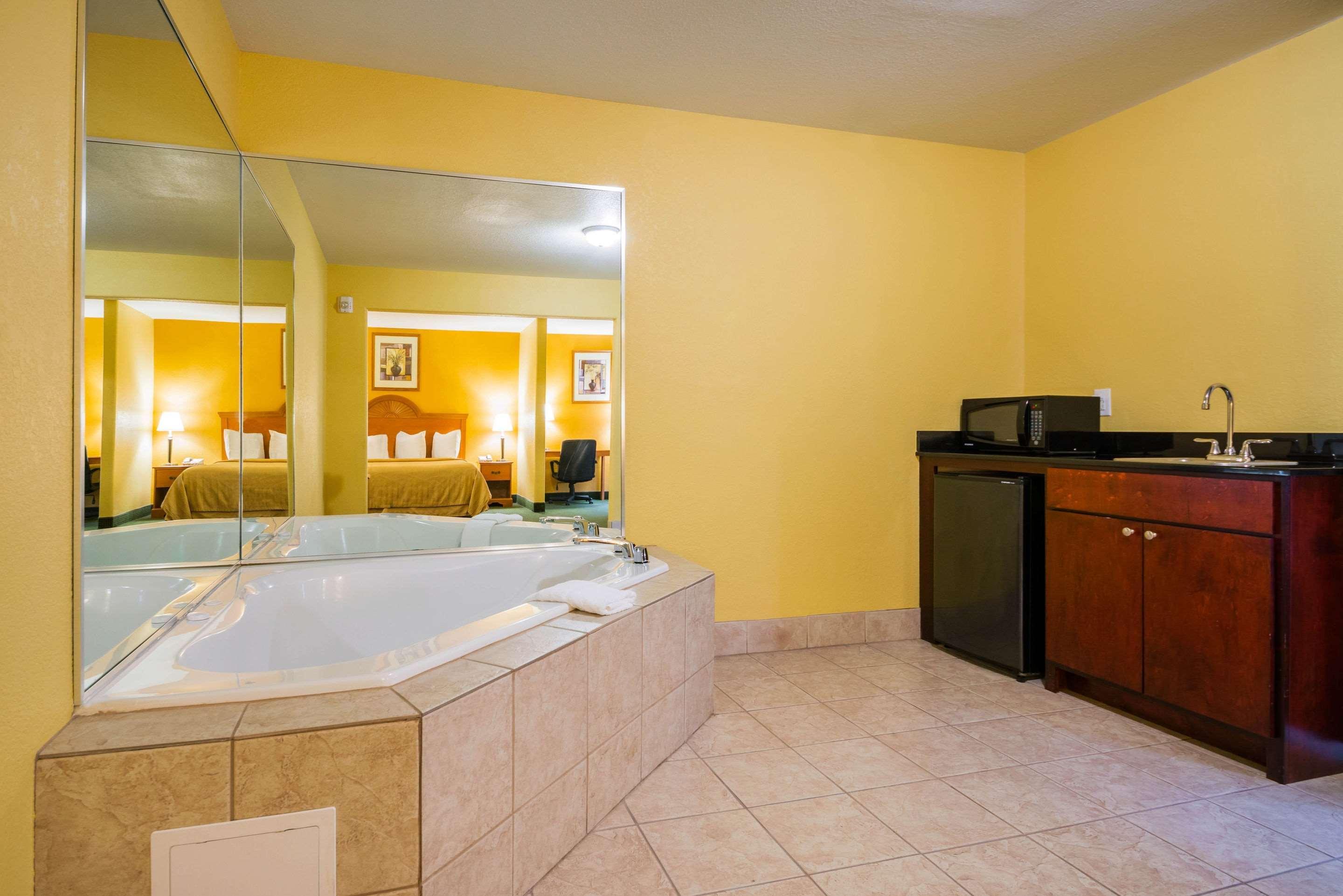 Quality Inn & Suites Franklin Экстерьер фото