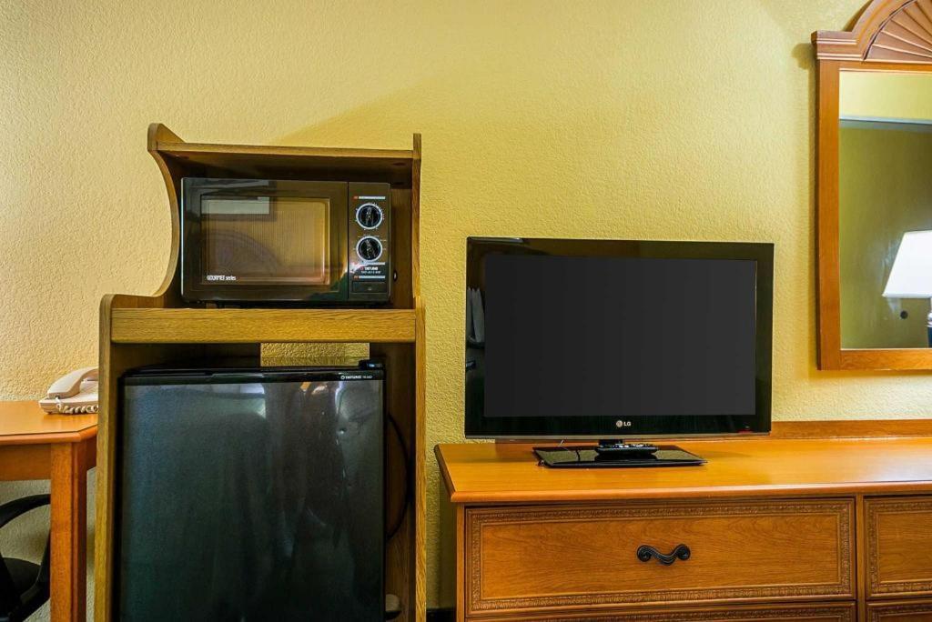 Quality Inn & Suites Franklin Экстерьер фото