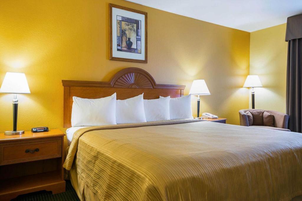 Quality Inn & Suites Franklin Экстерьер фото